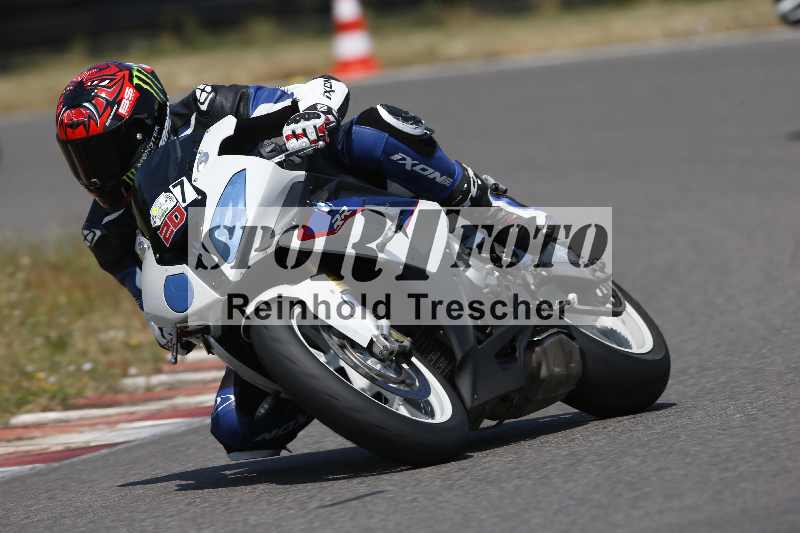 /Archiv-2023/28 05.06.2023 Moto Club Anneau du Rhin/vert-medium/7